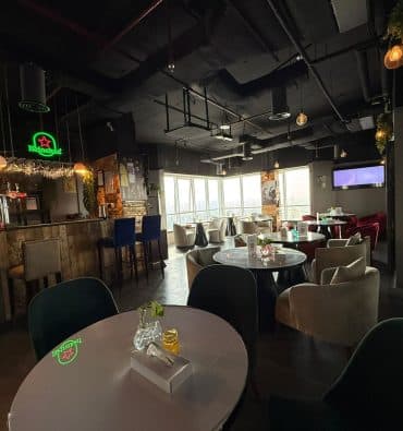 Geofrey's Resto bar